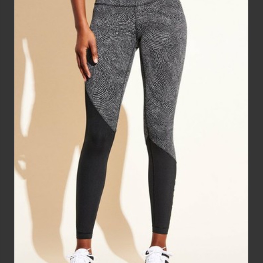 Lululemon x Peloton Wunder Under